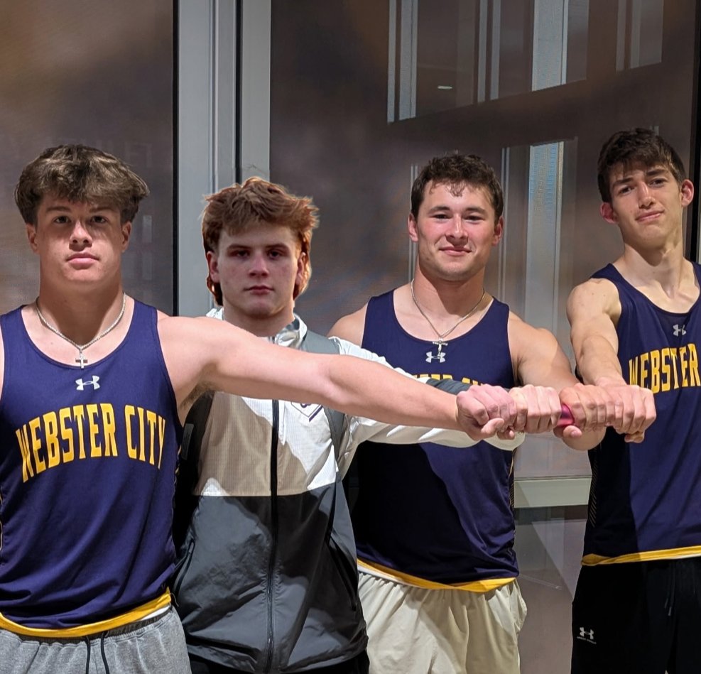 Kaleb Hansen, Aiden Hrnicek, Jayden Weinzetl, and Justin Callahan set a new school record in the Sprint Med #GoLynx