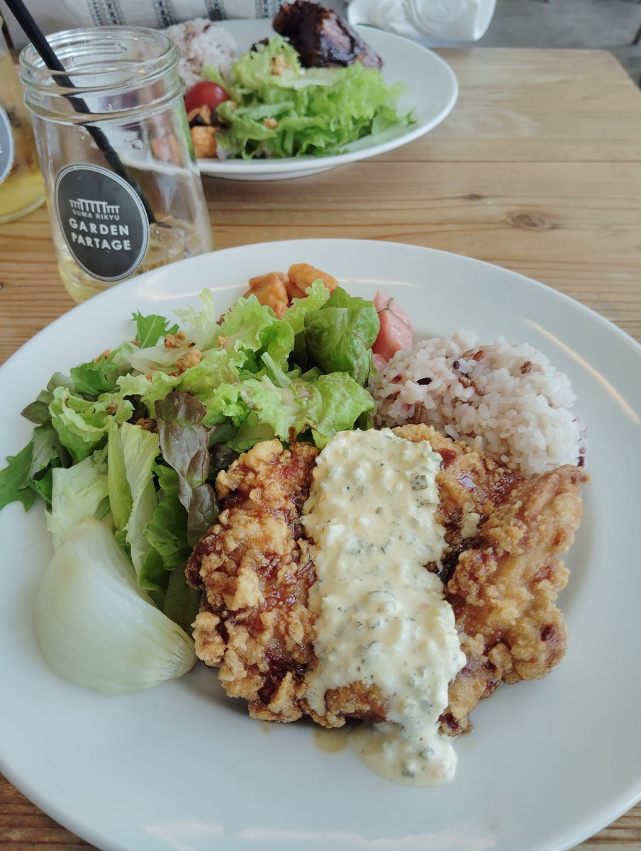 FWLMacZ95u95352's tweet image. Enjoyed lunch at a restaurant overlooking a fountain.
#LunchWithAView 🍽️🌊