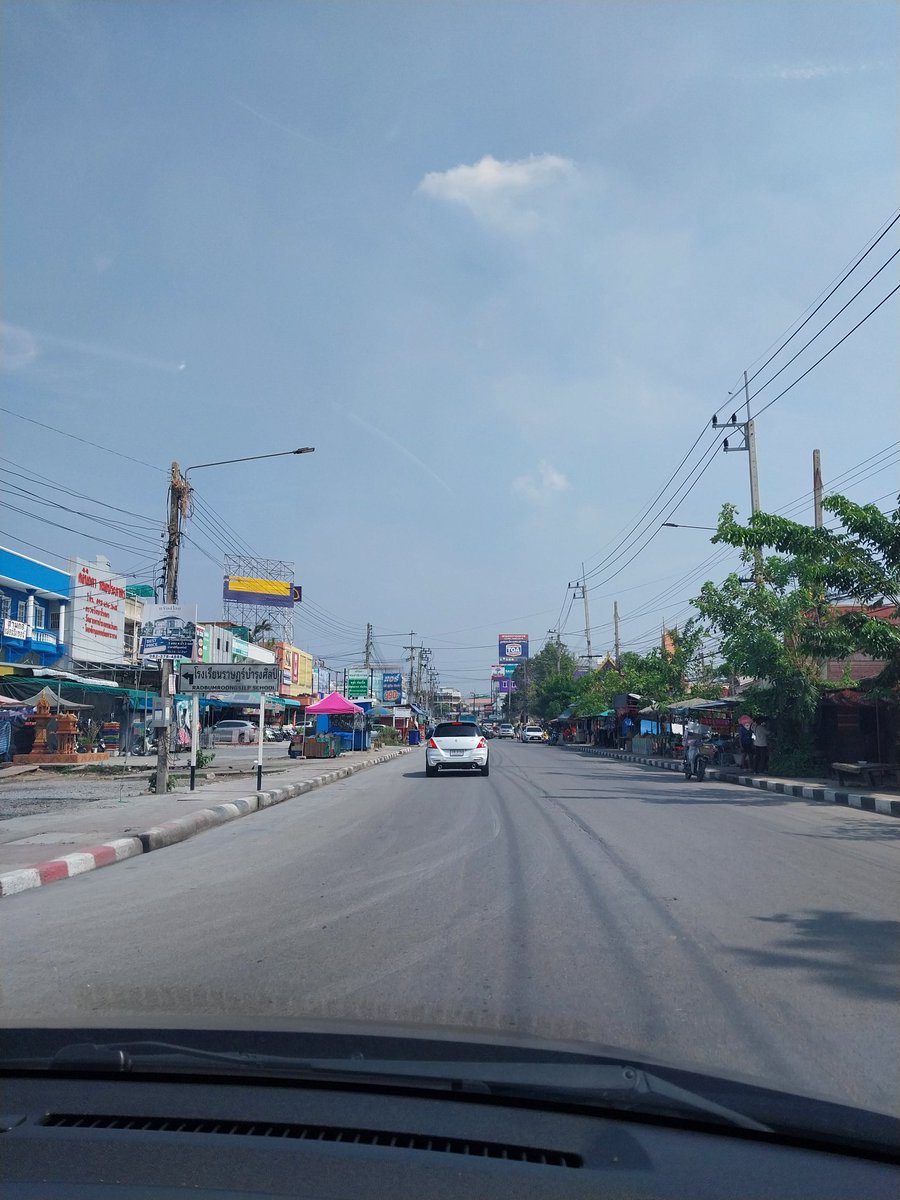 Pong4142's tweet photo. รถเยอะจริงๆ #อยุธยา  #เสนา https://t.co/Wvmp5VBoU1