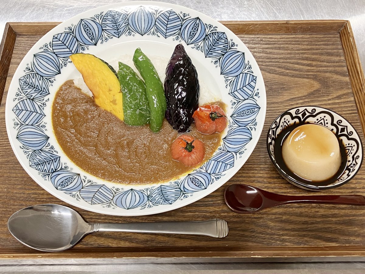 新宿門から徒歩5分ほどにあるレストランゆりのき #つぶら乃🍴
おすすめは「果実とスパイス香るカレー(アーモンドプリン付き)」🎵
国産野菜と果実を惜しげなく使った旨味たっぷりの #カレー です🍛
#菜食主義 の方も安心してお召し上がりいただけます😋
デザート付きも嬉しいですね🍮
#新宿御苑 #vegan