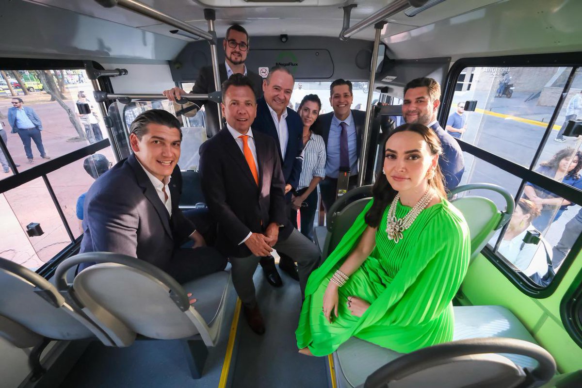 AlbertoUribeC's tweet photo. El día de hoy presentamos a Taruk, primer camión eléctrico hecho en México. Y como dice @m_ebrard: “el objetivo es el desarrollo de nuestras capacidades de innovación”. Y claro, mejorar la calidad del aire que todos respiramos… https://t.co/fTbfuHxOIQ