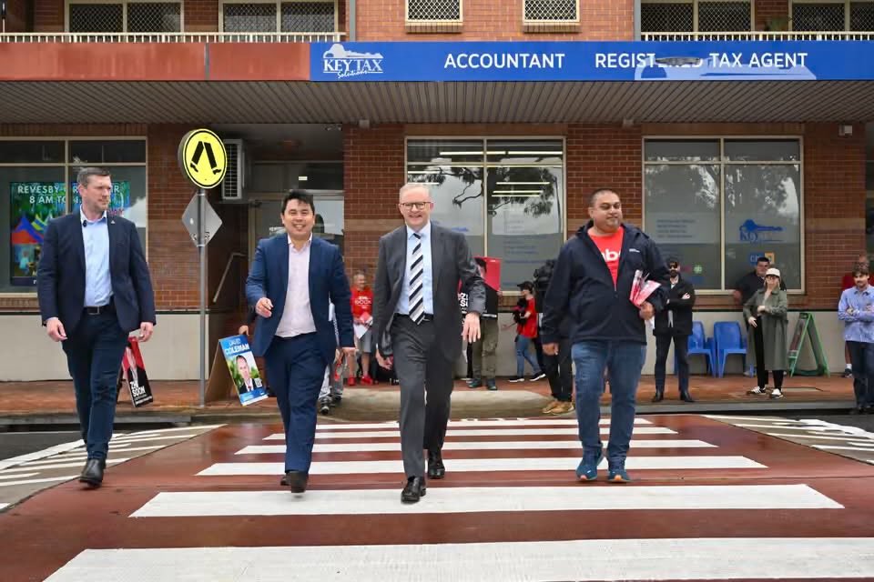 Great to be out on the hustings with <a href="/AlboMP/">Anthony Albanese</a> and <a href="/ZhiSoon_/">Zhi Soon - Labor for Banks</a> in the seat of Banks. 

#DontRiskDutton
