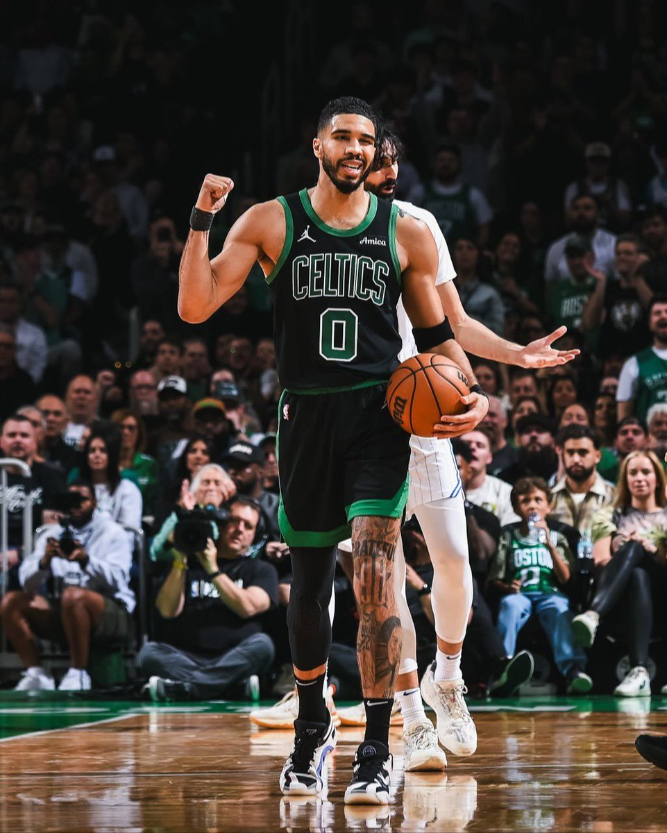 Jayson Tatum sends Orlando home 🔥

- 35 POINTS
- 10 ASSISTS
- 8 REBOUNDS
- 11/11 FTs
- 10/16 FGs
- 4/5 3PTs

He’s on a mission.