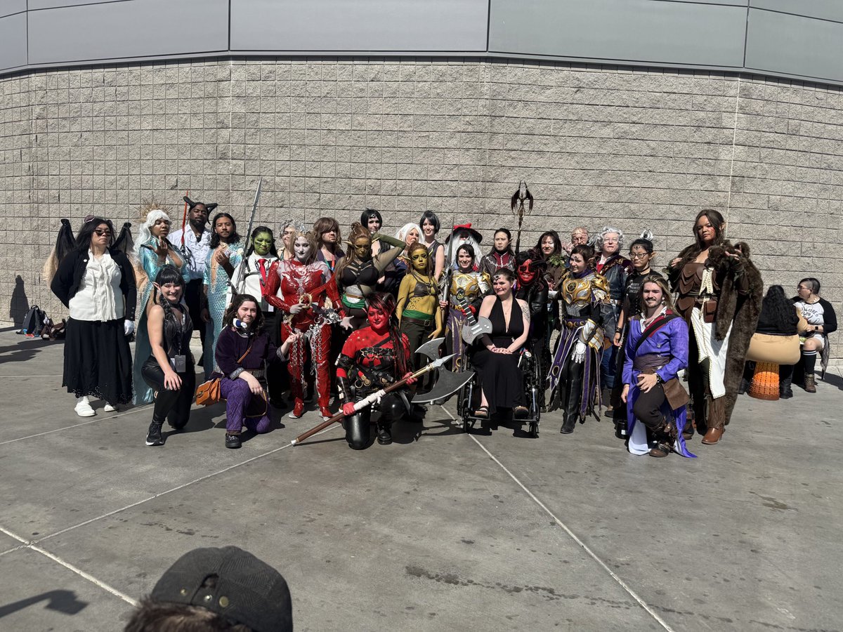 NarikoOS_'s tweet photo. I got to see so many cool cosplays and am proud of myself asking them for pics. Here are some of the photos I got and from the cosplay meetups. #hsr #cosplay https://t.co/2kno4V2TO4