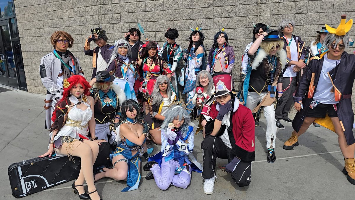 NarikoOS_'s tweet photo. I got to see so many cool cosplays and am proud of myself asking them for pics. Here are some of the photos I got and from the cosplay meetups. #hsr #cosplay https://t.co/2kno4V2TO4