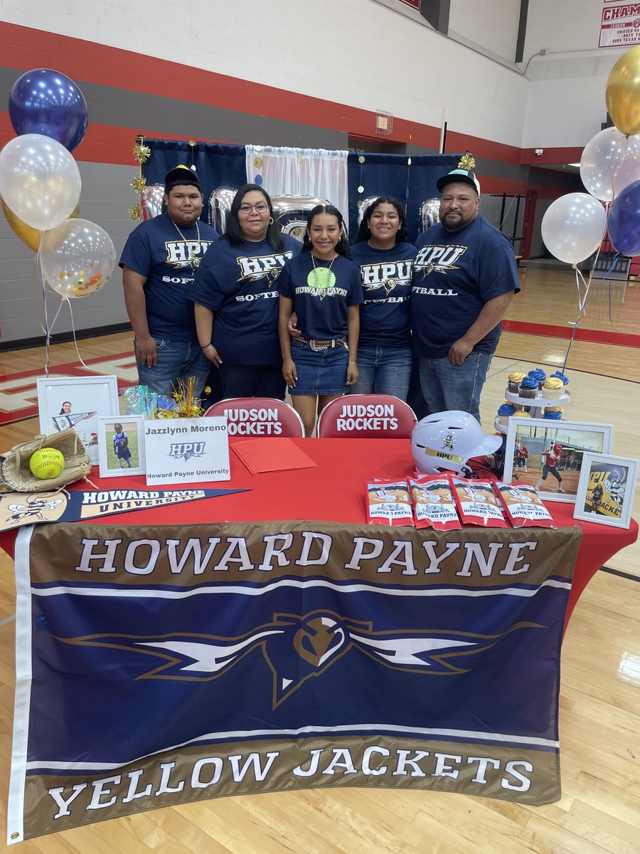 rocketball_JHS's tweet photo. Jazzlynn Moreno signs NLI to Howard Payne University!💙🐝🚀❤️⁦@JISD_ATHLETICS⁩ ⁦⁦⁦@JudsonISD⁩ ⁦@JISDRocketPride⁩ ⁦@judson_jaguar⁩ ⁦@WHMSAthletics⁩ https://t.co/AtDWNxPtGe