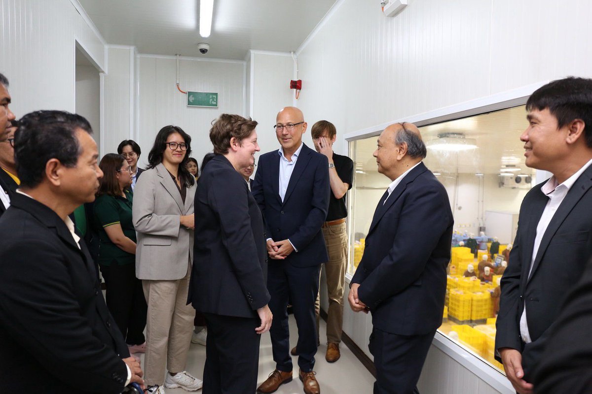 markgooding's tweet photo. The final day of our southern roadshow dawns and it was exciting to visit to a leading pork production site in Thailand with thanks to CP Foods.     

The UK is keen to progress market access so that high-quality UK pork products can be enjoyed by Thai consumers. #UKThailand170 https://t.co/vVtHSqnyr0