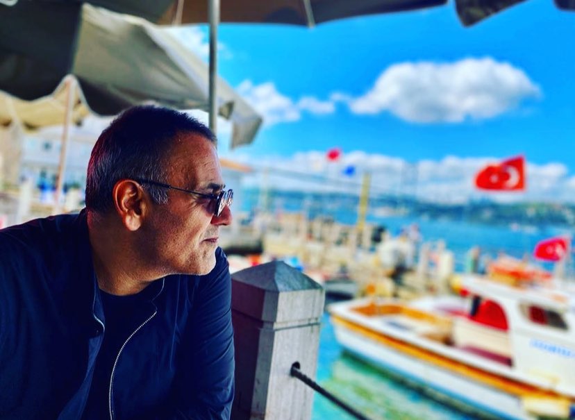 Günaydın. 24 saat boyunca huzur sizinle olsun. Gerisini salla gitsin; hep aynı çünkü…

#NeKonuşalım
#GünBaşlıyor