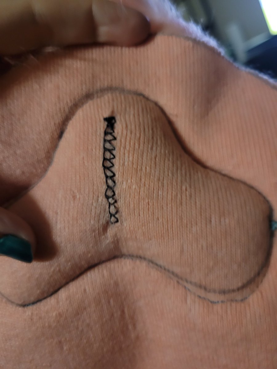 This might be my new favorite stitch to close up pawpads!!