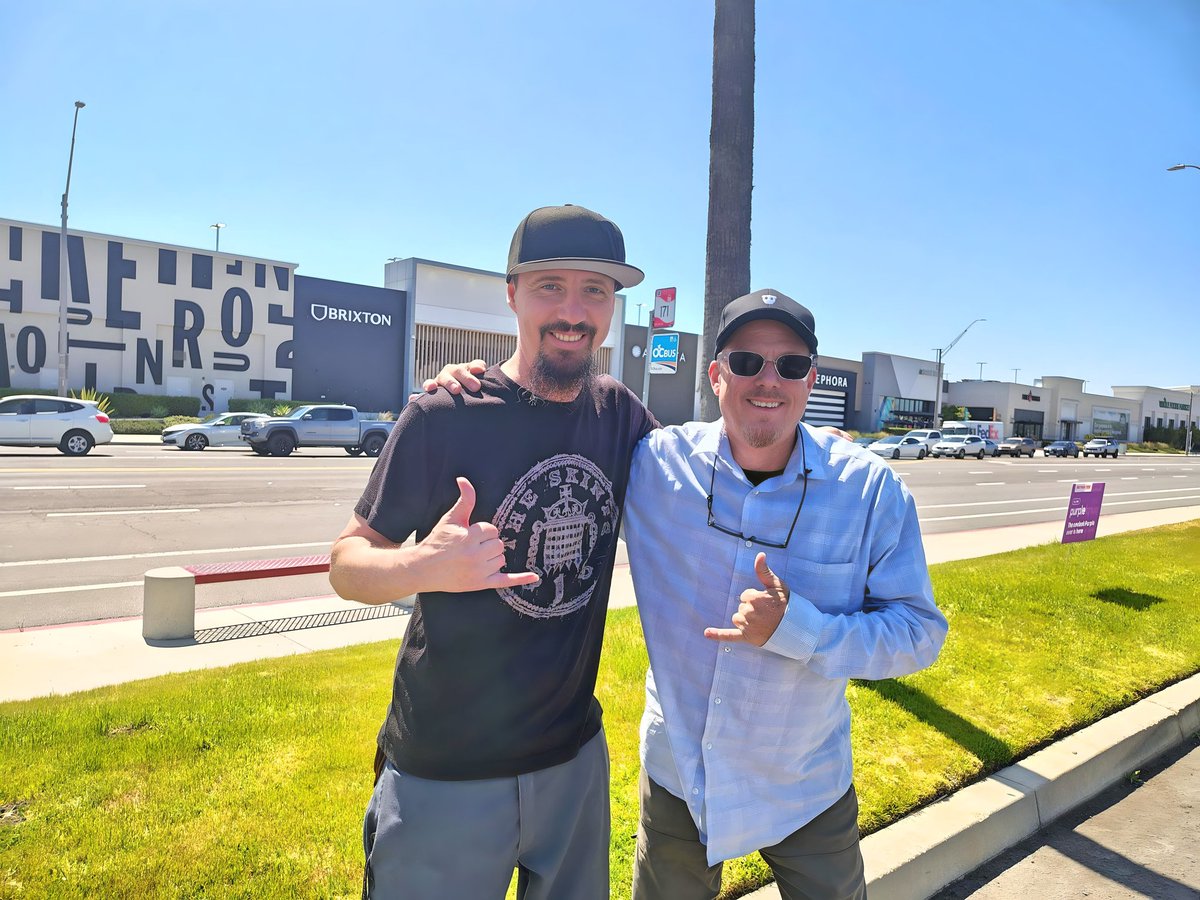 Roots (@dclroots) on Twitter photo What a great day on the road! #IGotMyKicksOnRoute66
And just like clockwork, as I descended from San Bernardino, Randy Newman played on the radio, the traffic closed in around me, and the smog obscured the view. Honored to spend time with the legendary <a href="/stoney_eye/">StoneyEyeStudios</a> Family. What a great day on the road! #IGotMyKicksOnRoute66
And just like clockwork, as I descended from San Bernardino, Randy Newman played on the radio, the traffic closed in around me, and the smog obscured the view. Honored to spend time with the legendary <a href="/stoney_eye/">StoneyEyeStudios</a> Family.