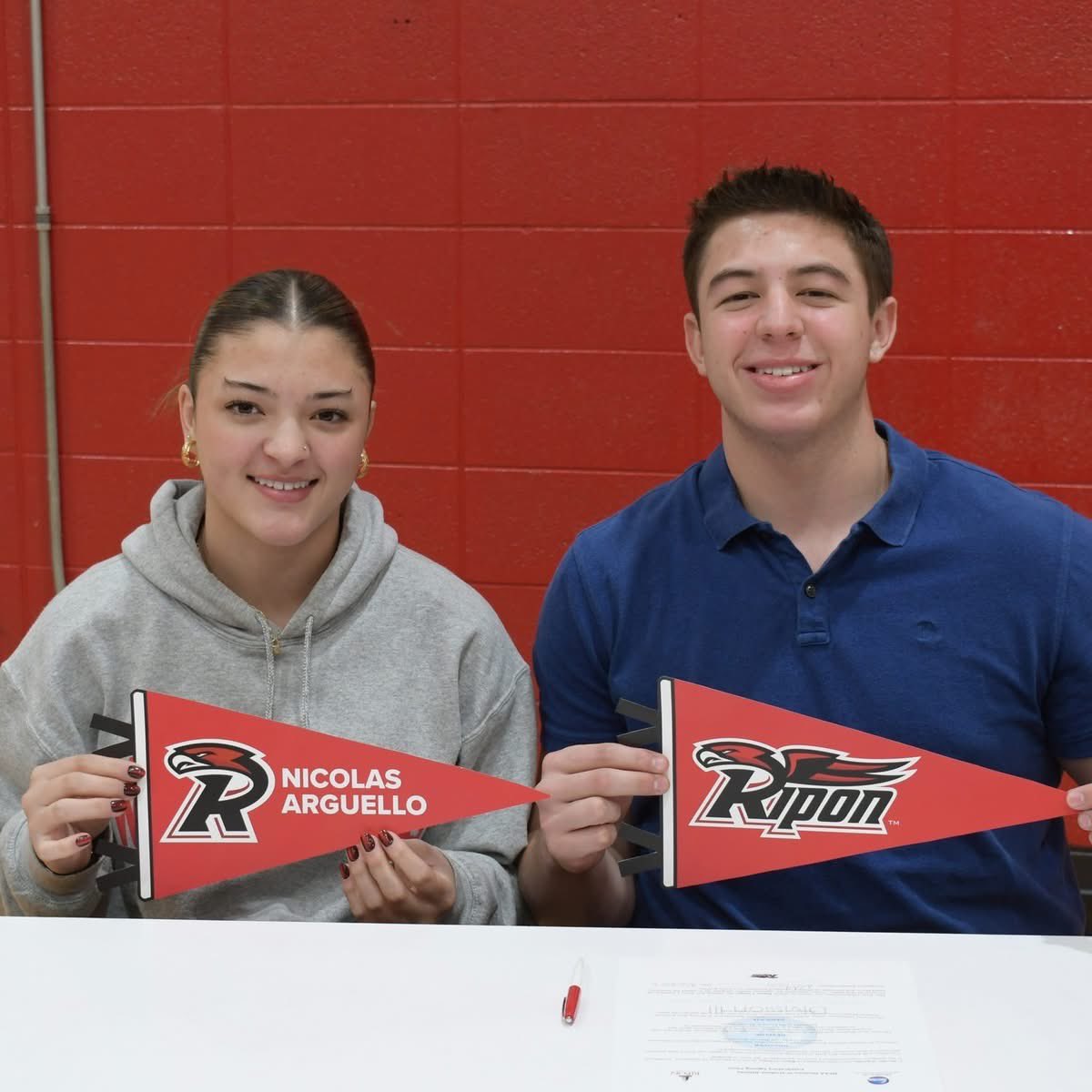 Wayland Academy Athletics (@wabigredsports) on Twitter photo Expecting big things in the future from these two!
🏈 Nicolas Arguello has committed to play <a href="/RiponRedHawkFB/">Red Hawk Football</a> at <a href="/riponcollege/">Ripon College</a>
🤼 SD Nimeri has committed to wrestle for <a href="/Menlo_Wrestling/">Menlo Wrestling</a> at <a href="/menlocollege/">Menlo College</a>
Way to #RingTheBell #RTB Expecting big things in the future from these two!
🏈 Nicolas Arguello has committed to play <a href="/RiponRedHawkFB/">Red Hawk Football</a> at <a href="/riponcollege/">Ripon College</a>
🤼 SD Nimeri has committed to wrestle for <a href="/Menlo_Wrestling/">Menlo Wrestling</a> at <a href="/menlocollege/">Menlo College</a>
Way to #RingTheBell #RTB