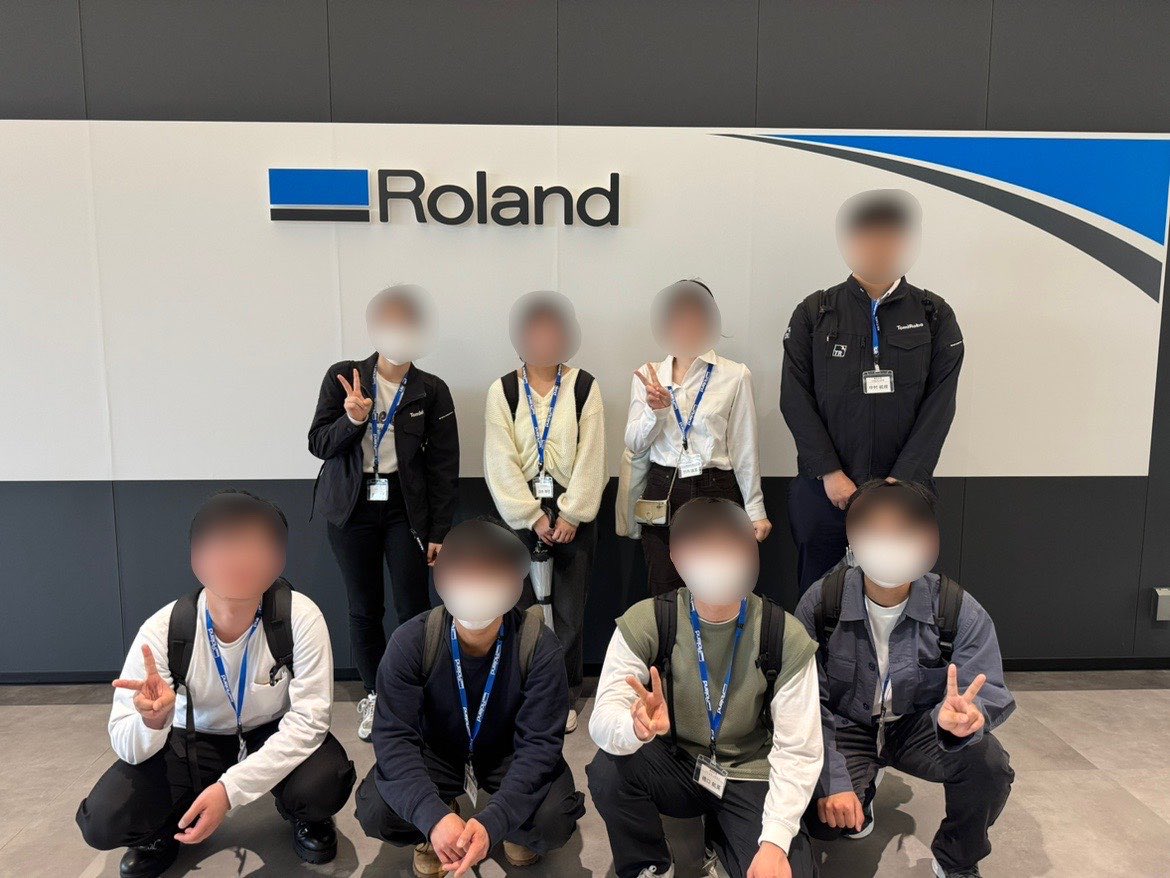 TomiRoboProject's tweet image. 先日3/28、浜松市にあるローランド　ディー.ジー.株式会社様へ企業見学に伺いました。
会社の説明や製品の体験、OBとの交流などをさせて頂いたほか、創造工学センター向けに3D切削加工機「SRM-20」を寄贈して頂きました。
貴重な機会をありがとうございました！

#富山大学　#rolanddg
#TomiRobo