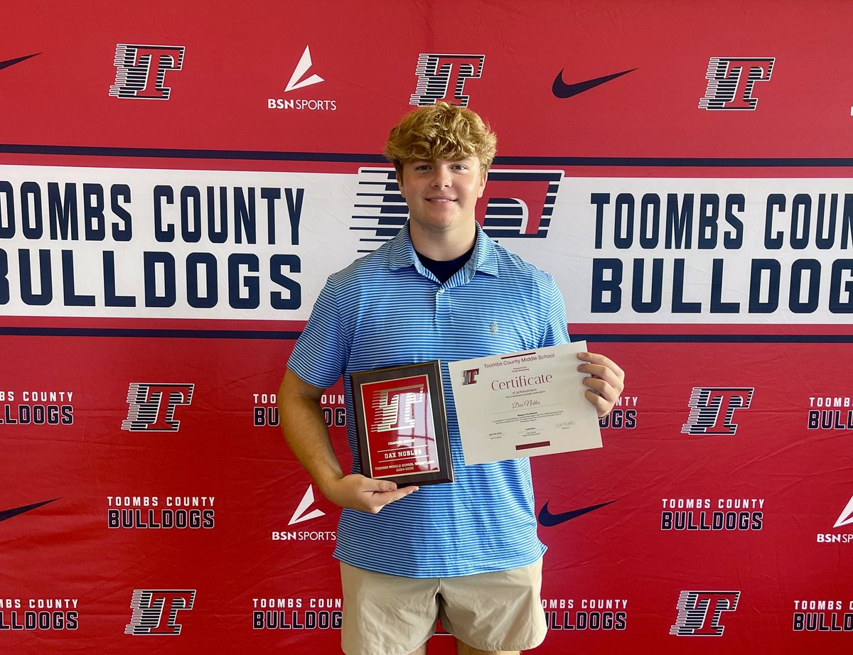 NoblesDax's tweet image. Wrestling Banquet today - blessed to receive the Coach’s Award. @ToombsDogs @toombswrestling