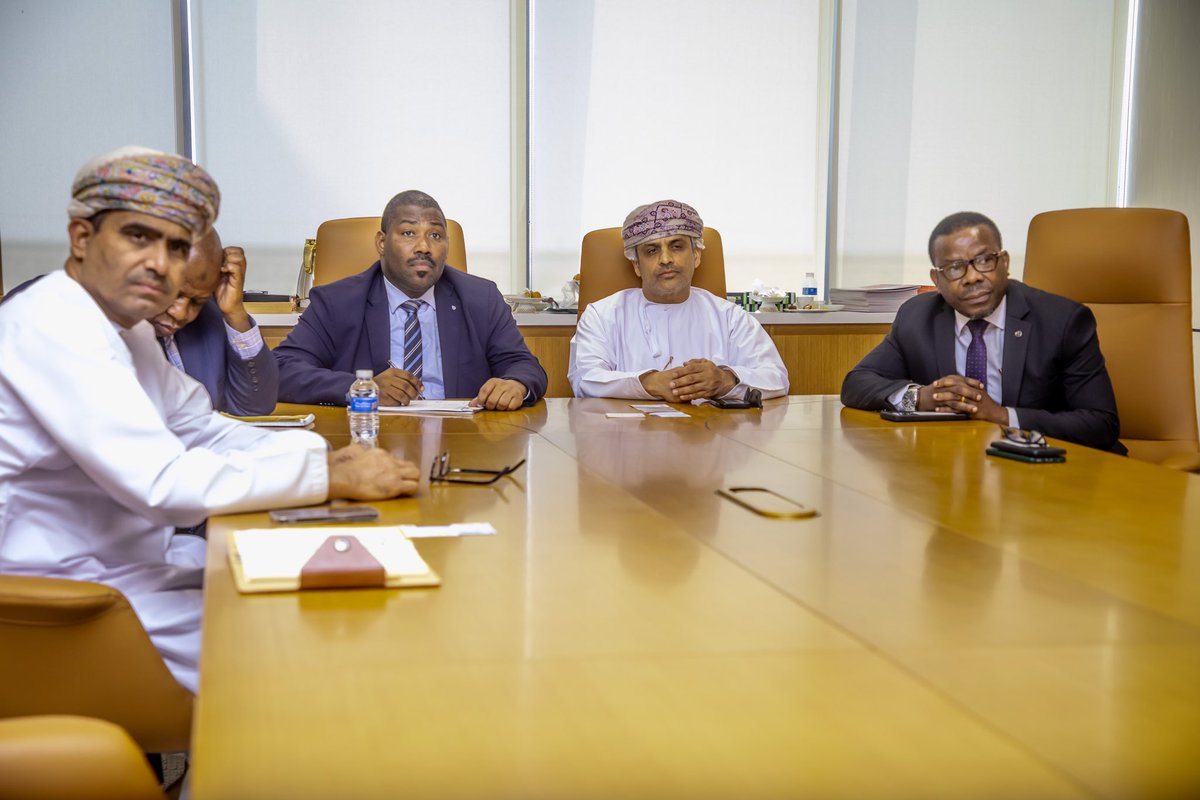 Katibu Mkuu wa Wizara ya Viwanda ma Biashara Dkt.Hashil T. Abdallah akimwakilisha Waziri wa Viwanda na Biashara Mhe.Dkt.Selemani Jafo(Mb) akiongoza Ujumbe wa Tanzania kuzungumza na kutembelea Mji mpya wa Biashara na Viwanda (Khazaen City) ambao umeanza kujengwa nchini Oman Aprili