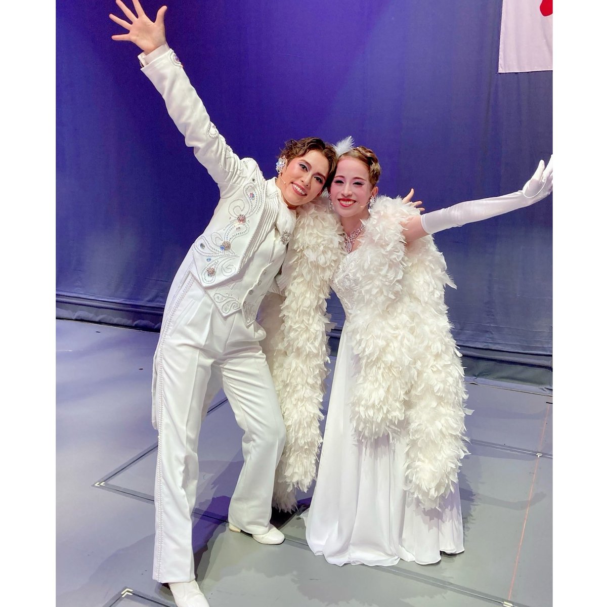 oskrevue's tweet image. ✨Revue in Kyoto「レゼル〜南座バージョン〜」✨
千穐楽を迎えさせていただきました🪽
本当にありがとうございました。

これからも全力で走り続けて参りたいと思います💪🏻

#OSK
#oskrevue
#OSK日本歌劇団
#京都南座
#revueinkyoto
#レゼル
#翼和希
#千咲えみ
#華月奏
#椿りょう
#唯城ありす