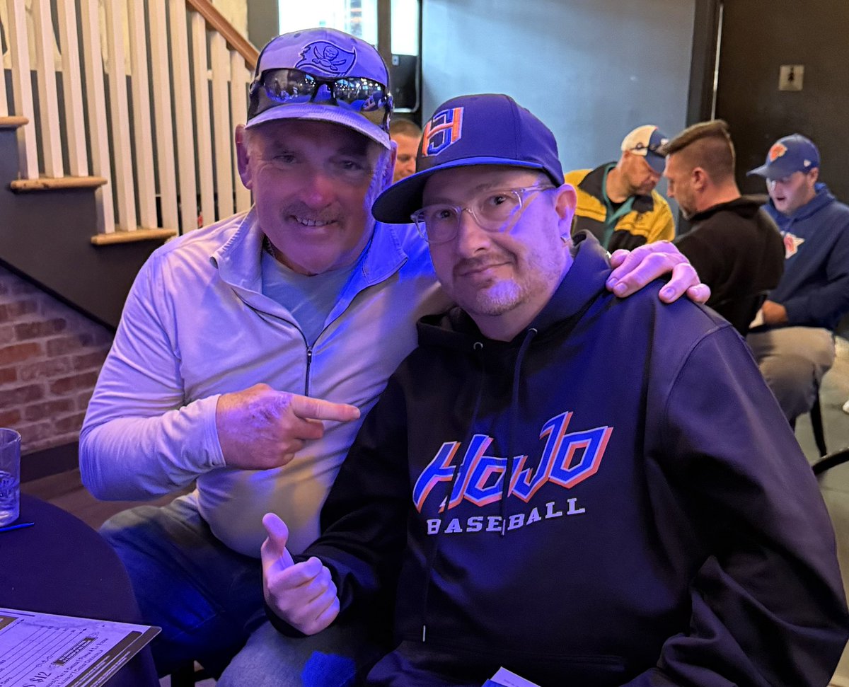 SpecialKLevy's tweet image. Another amazing event by
Coaches Collectibles. Doesn’t get much better than to watch the @Mets beat up on AZ with your favorite player, while talking ⚾️, private life and ✝️ with him. Great seeing you bro. I really should’ve raced you just cause 🤣🙏🏼