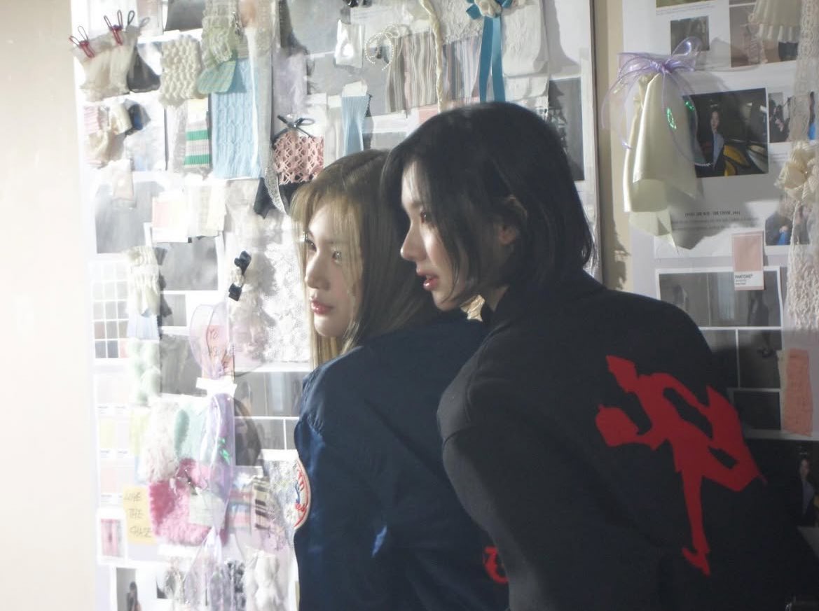 starishnotes's tweet image. casi me pongo a cantar #In·𝖒yー𝚍reams de mi reina 𝚔ali cuando leí el nombre de lo que se venía, pero eso solo intensificaría la experiencia del #블루버스데이·𝟮ndʼ𝐄𝐏 (⸝⸝๑  ̫ ๑⸝⸝⸝) esta pobre alma no soportaría el mar de emociones.

𝑓ashio̤n ♡后 ࣪˖՞ 𝑎ll! #թinky