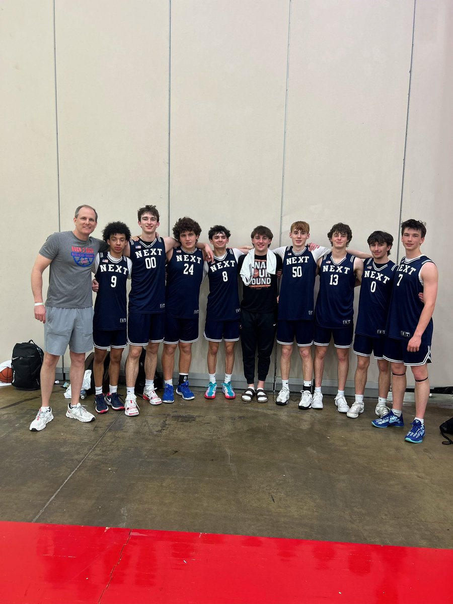 Strappa1's tweet image. Loved seeing our guys come out on top in the Bronze Championship this past weekend at the @Ohio_Basketball Grassroots Showcase in Louisville. @TWHSBasketball