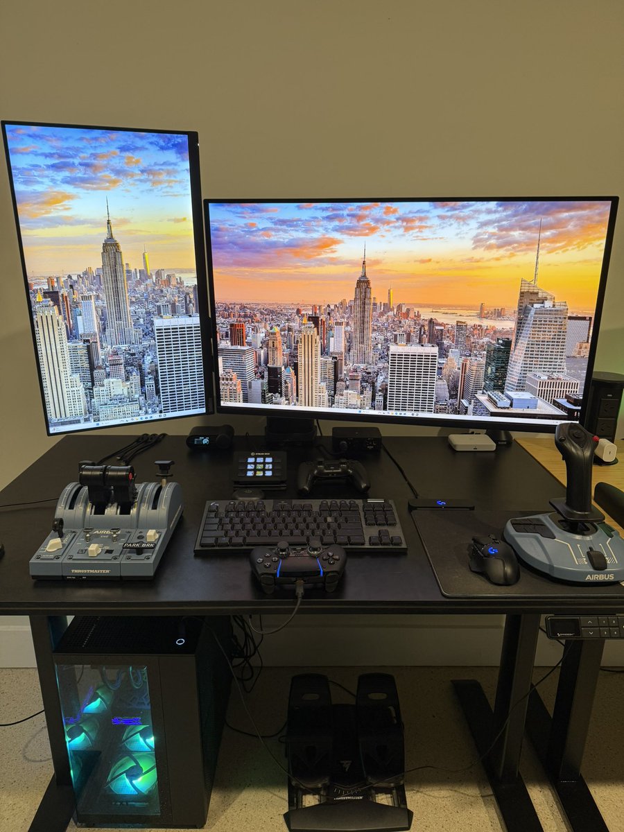 EVStraya tweet media