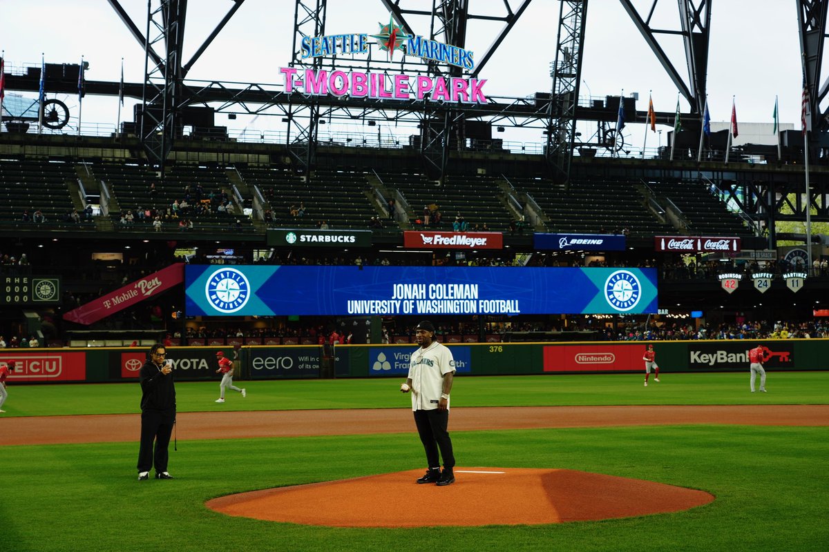 Washington Football (@uw_football) on Twitter photo Thank you, <a href="/Mariners/">Seattle Mariners</a> for having us out tonight!! 🙌
➡️ <a href="/jonahcoleman8/">Jonah Coleman</a> with the first pitch ⚾️ Thank you, <a href="/Mariners/">Seattle Mariners</a> for having us out tonight!! 🙌
➡️ <a href="/jonahcoleman8/">Jonah Coleman</a> with the first pitch ⚾️