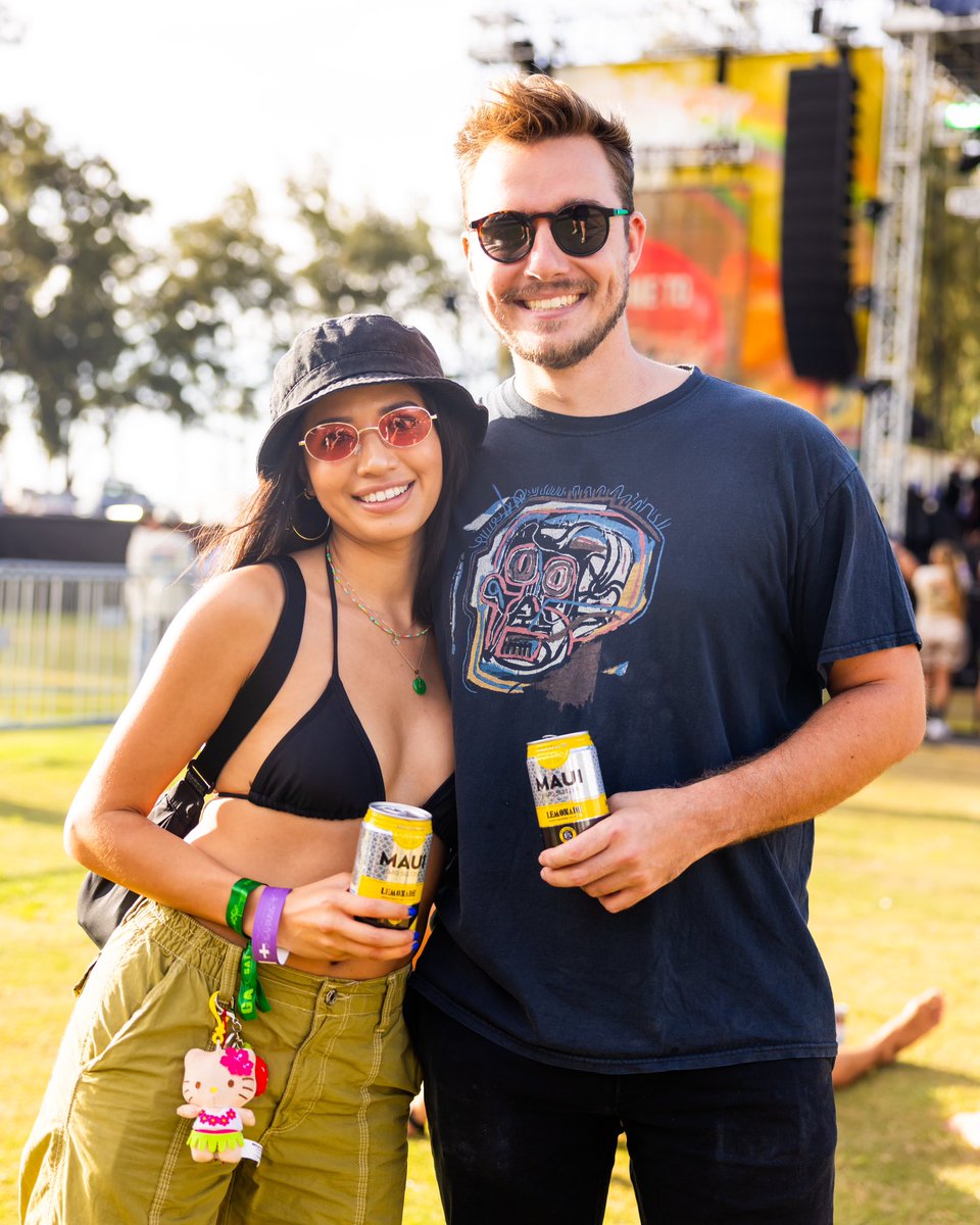 palmtreefest's tweet image. All smiles because in 10 days we’ll be vibing during sunset at #PTMFHawaii! 🌅🏝️😁🎶