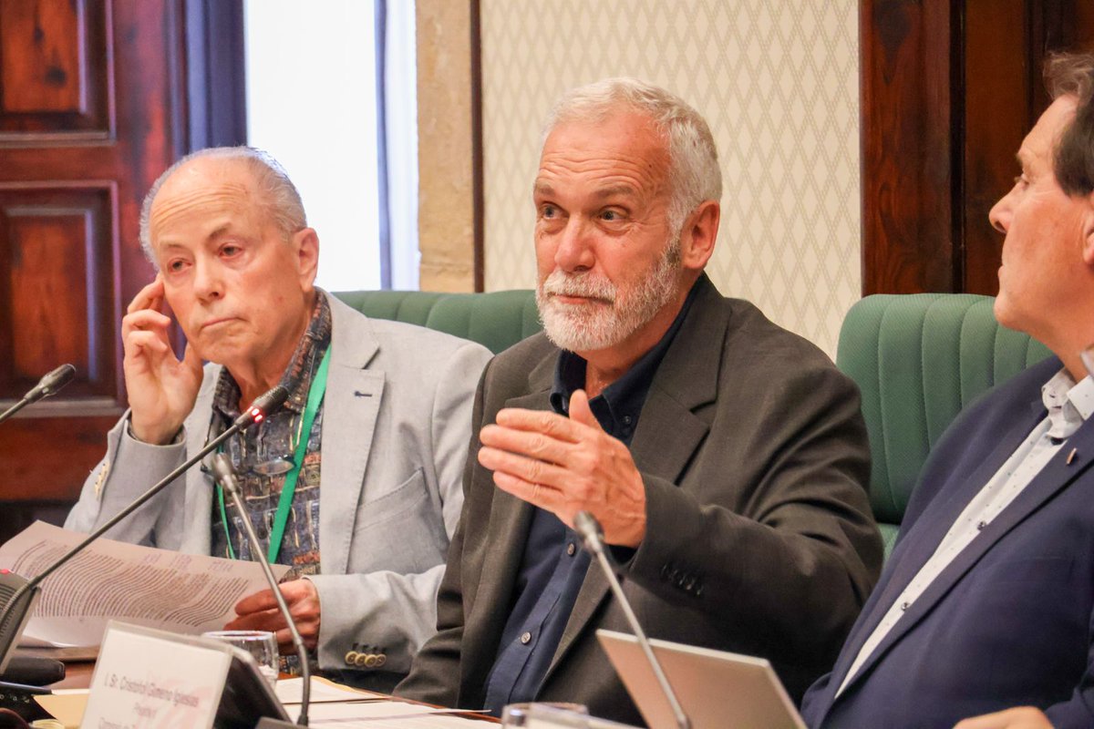Geografia UAB (@geografia_uab) on Twitter photo Comparència a la Comissió de Transició Ecològica del Parlament de Catalunya d'en <a href="/martin_vide/">Javier Martín Vide</a> i Oriol Nel·lo (<a href="/Geografia_UAB/">Geografia UAB</a>) per presentar les recomanacions de la I Conferència d'experts en Canvi Climàtic i Territori de la Mediterrània Ibèrica (València 30 i 31 de gener). Comparència a la Comissió de Transició Ecològica del Parlament de Catalunya d'en <a href="/martin_vide/">Javier Martín Vide</a> i Oriol Nel·lo (<a href="/Geografia_UAB/">Geografia UAB</a>) per presentar les recomanacions de la I Conferència d'experts en Canvi Climàtic i Territori de la Mediterrània Ibèrica (València 30 i 31 de gener).