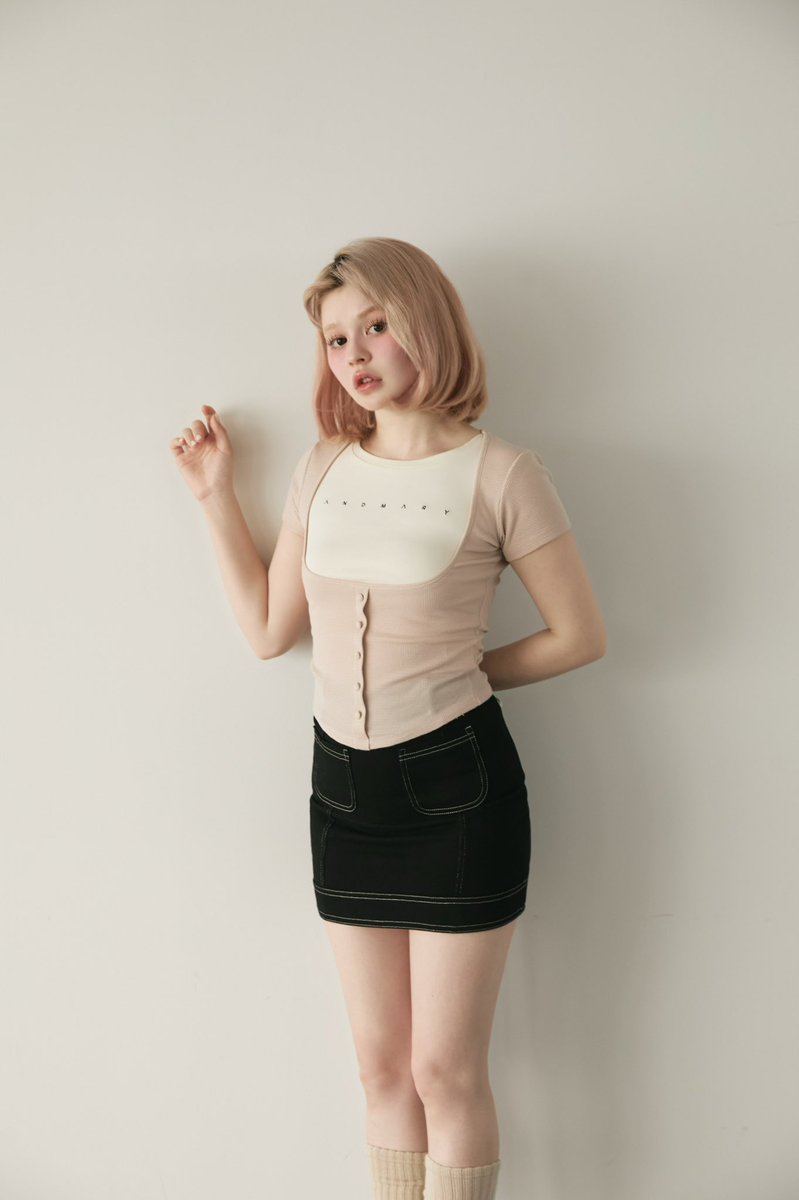 Back ribbon mini skirt color beige/black size s/m ¥9900-tax in