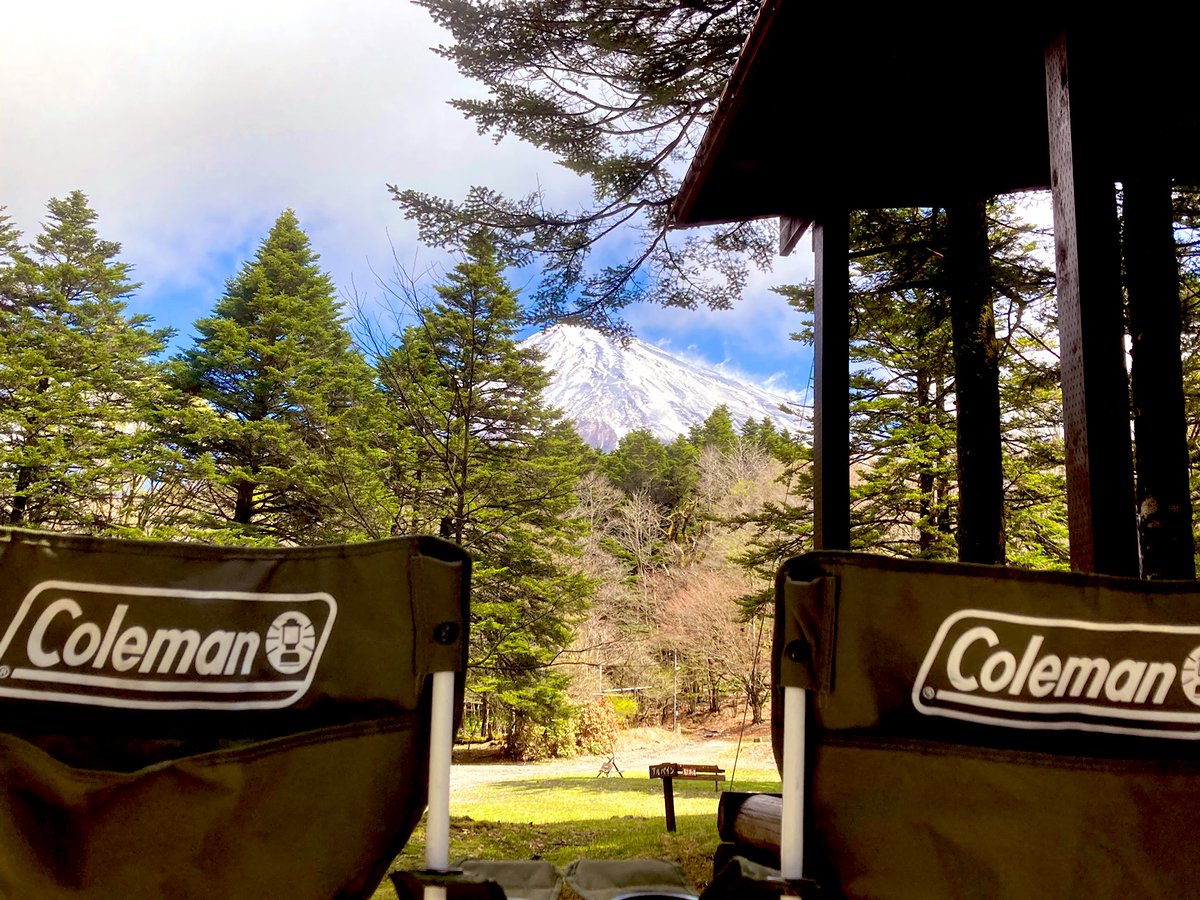 PICAomotefuji's tweet photo. 今日も青空が広がり清々しいです｡
富士山もとってもきれいにご覧いただけます。
#PICA表富士#緑豊かなキャンプ場#富士山二合目 https://t.co/PJgiMIxHMX