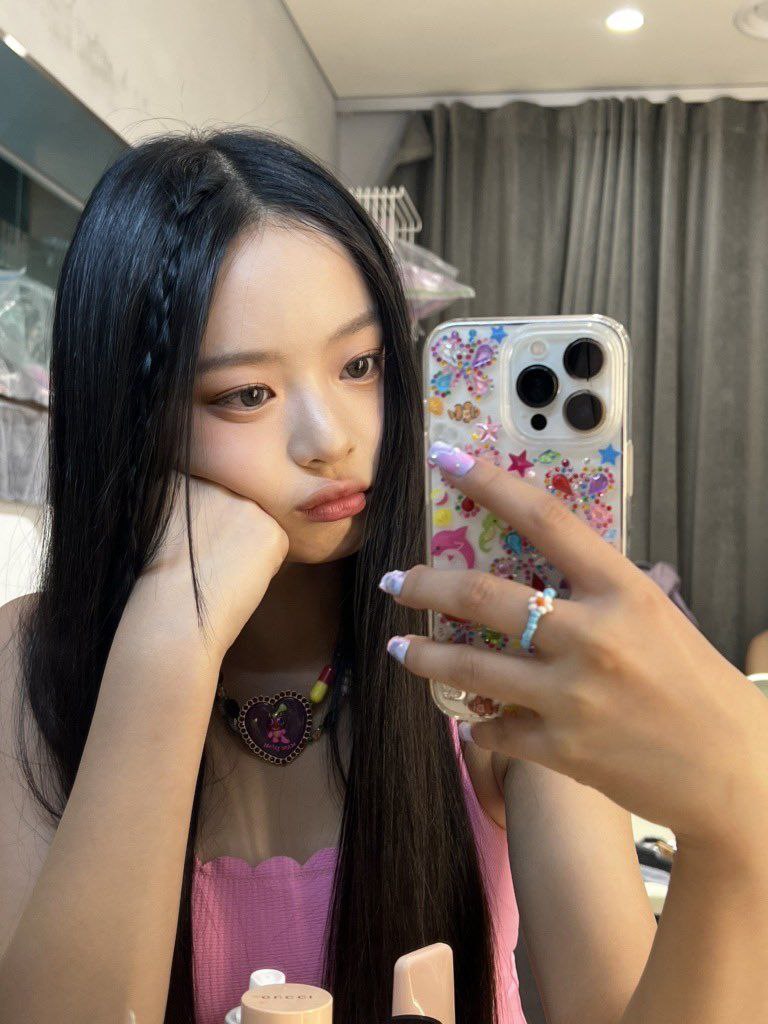 Hanini's tweet image. Me pretending to be deep… but really just thinking about fries... &amp;lt; 🍟🍔🍕🌭 &amp;gt; ‼️