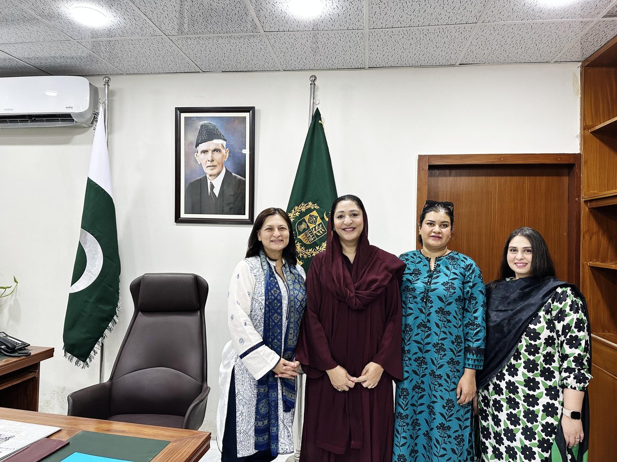 26M kids in 🇵🇰 are denied education—mostly girls! 
This crisis demands action NOW.

<a href="/MalalaFund/">Malala Fund</a> joined <a href="/EduMinistryPK/">Ministry of Education and Professional Training</a> State Minister Maam <a href="/WajihaQmr/">Wajiha Qamar</a> to push for bigger education budgets &amp; a stronger Emergency Education Task Force. 

Let’s make school safe, free &amp; joyful for every