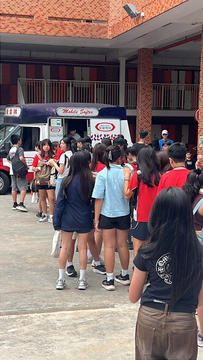 Meghan Robertson tweet media