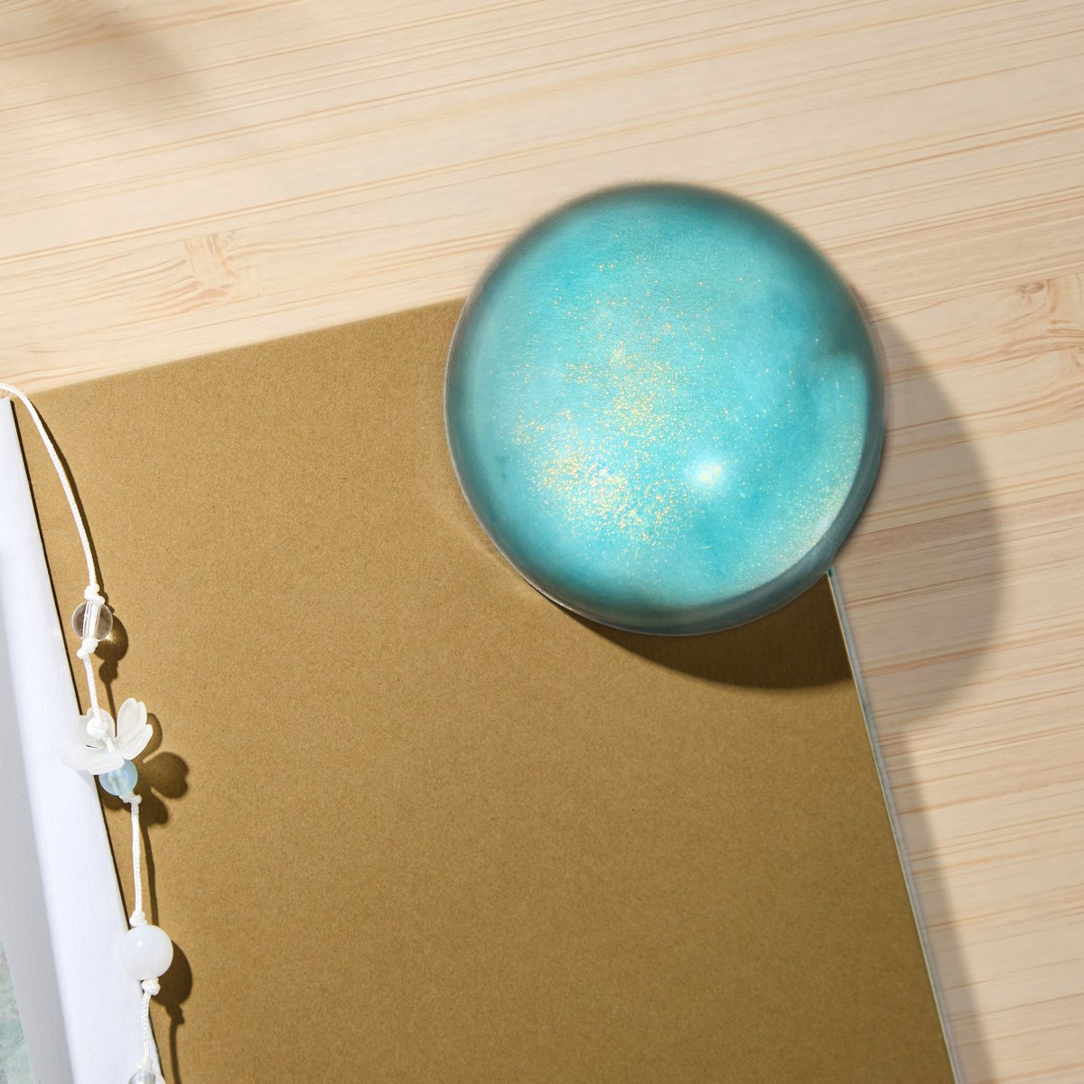 세상에 단 하나뿐인 잉크 문진
오픈 기념 #RT이벤트 🎉

오색찬란한 이야기의 색을 담은
크리스탈 잉크 문진을 만나보세요

🔮 tumblbug.com/inkweight

추첨을 통해 3분께 <문학 잉크 30ml>를 선물로 드려요