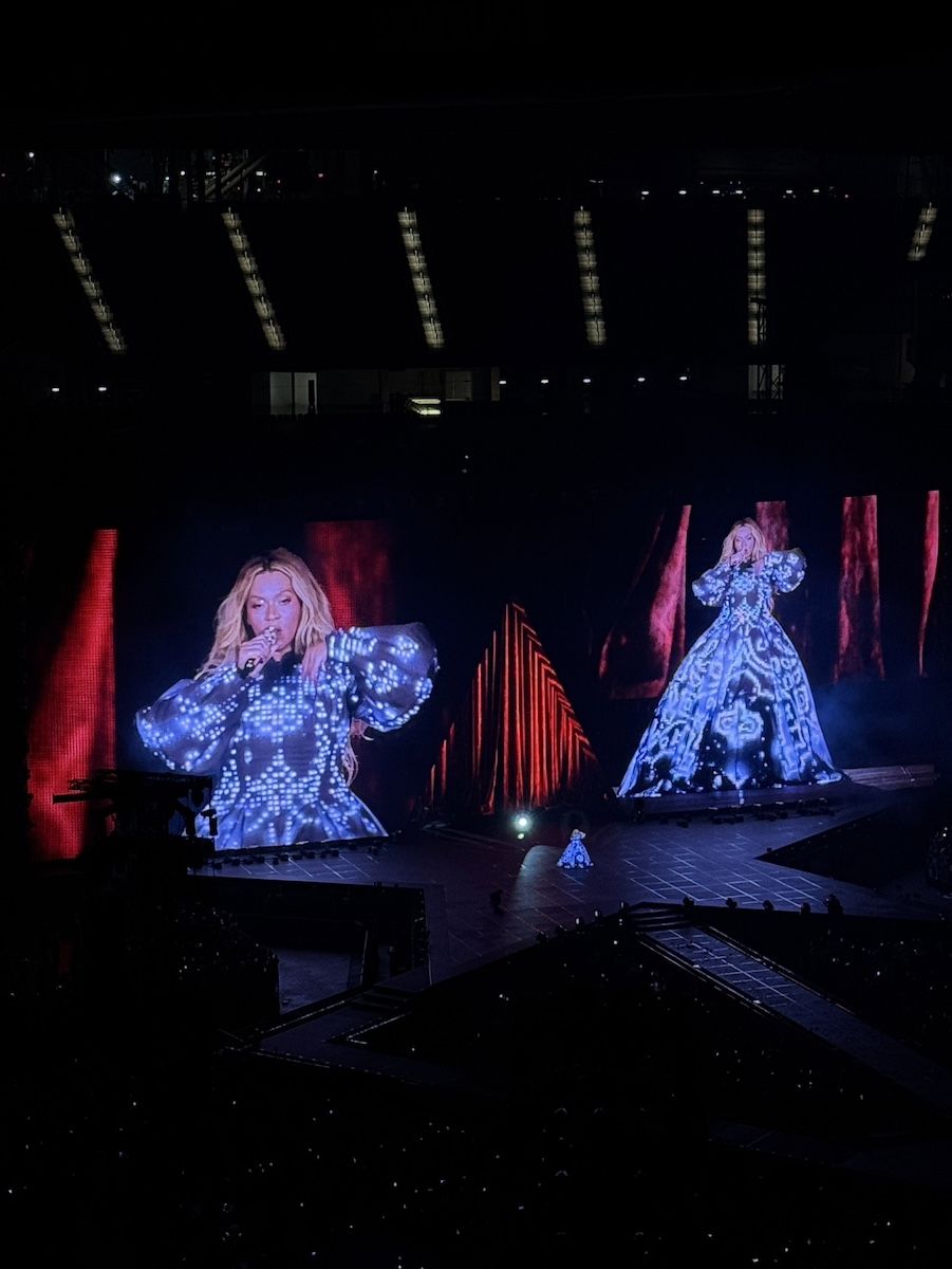 【ニュース】「アンリアレイジ」がビヨンセの最新ツアー衣装を手掛ける　変幻自在のLEDドレスで圧巻の演出
wwdjapan.com/articles/21042…