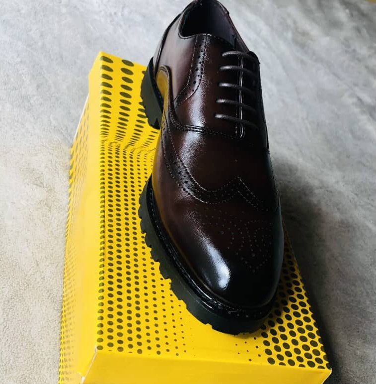 SneakersZw's tweet image. Presidential formal shoe👞  $20..0712163315