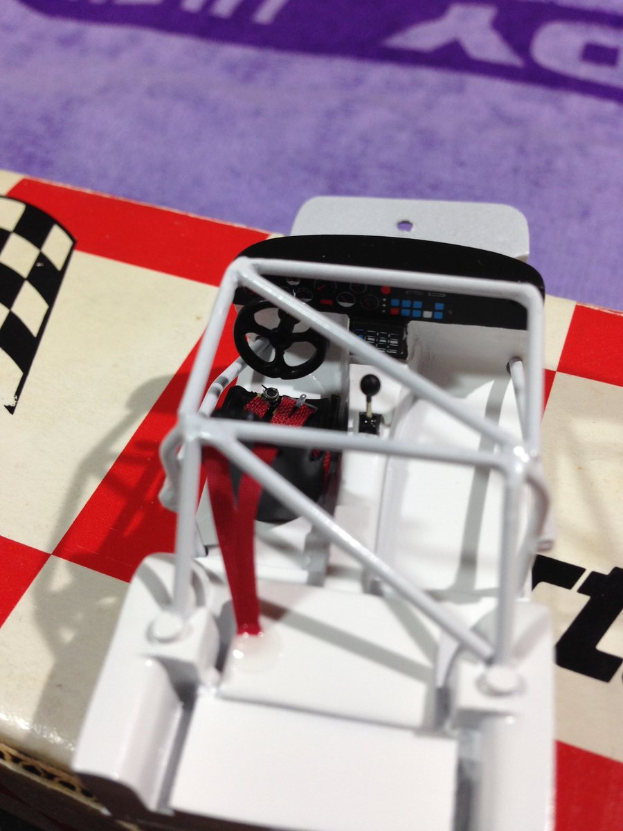 スターター　1/43  アウディクワトロS1 パイクスピークです。
コックピットが寂しいのでロールケージ自作、フィニッシャーズのシートベルトを奢りましたが、完成すると見えなくなっちゃいました。なかなか良いプロポーションですね。

#フィニッシャーズ
#アウディクワトロS1