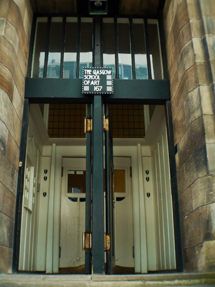 wildswimmer67's tweet photo. Glasgow School of Art memories…#charlesrenniemackintosh #glasgowschoolofart @Glasgow_Live @DuilleDesign @ScottishField @ScotsMagazine @LostGlasgow @78Derngate @GlasgowCC @Glasgow_Times #design #architecture #themack #artschool https://t.co/oIkx1W0dwp