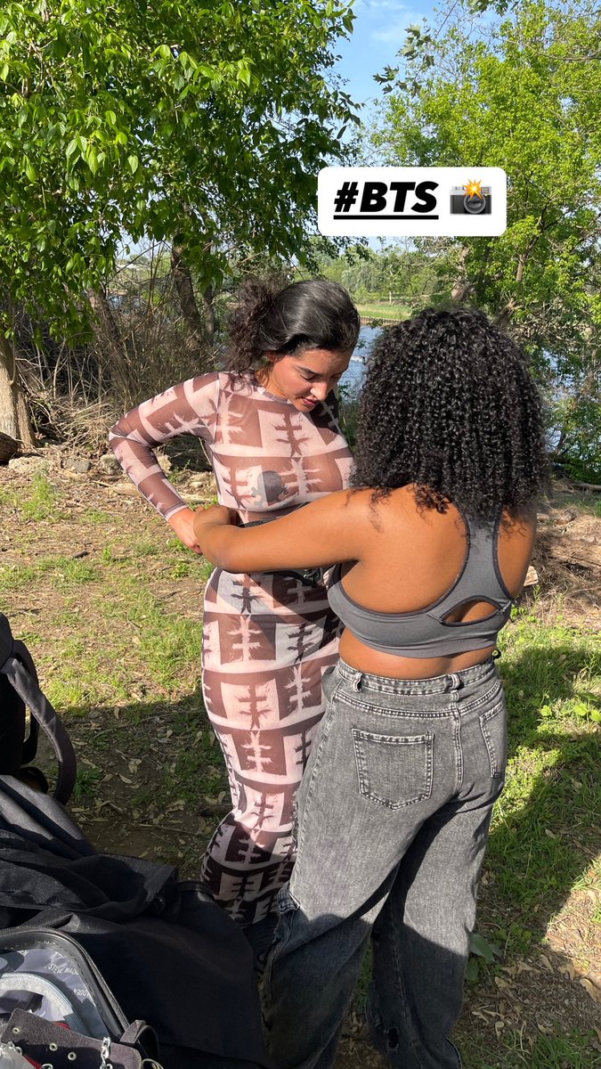 BTFBenevolent's tweet photo. behind the scenes photoshoot at Paradise Island 🌴 https://t.co/wzy2Z0UYIe