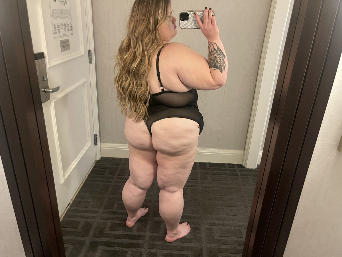 bbwlolaxoxo's tweet photo. Let’s play 😜 https://t.co/P4bvMMgvUs