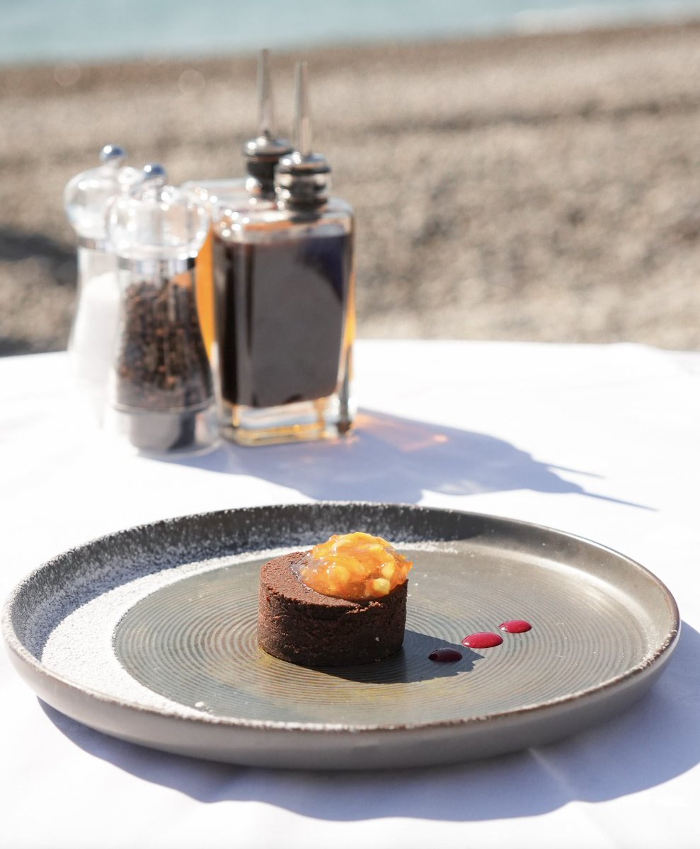 [ #CotedAzurFrance - #chocolat ]
Chocolat et oranges Niçoises, un combo incontournable avec le <a href="/BeauRivageNice/">Beau Rivage Nice</a> , non?
<a href="/VisitCotedazur/">Côte d'Azur France</a> <a href="/ExploreNCA/">Explore Nice Côte d'Azur</a>