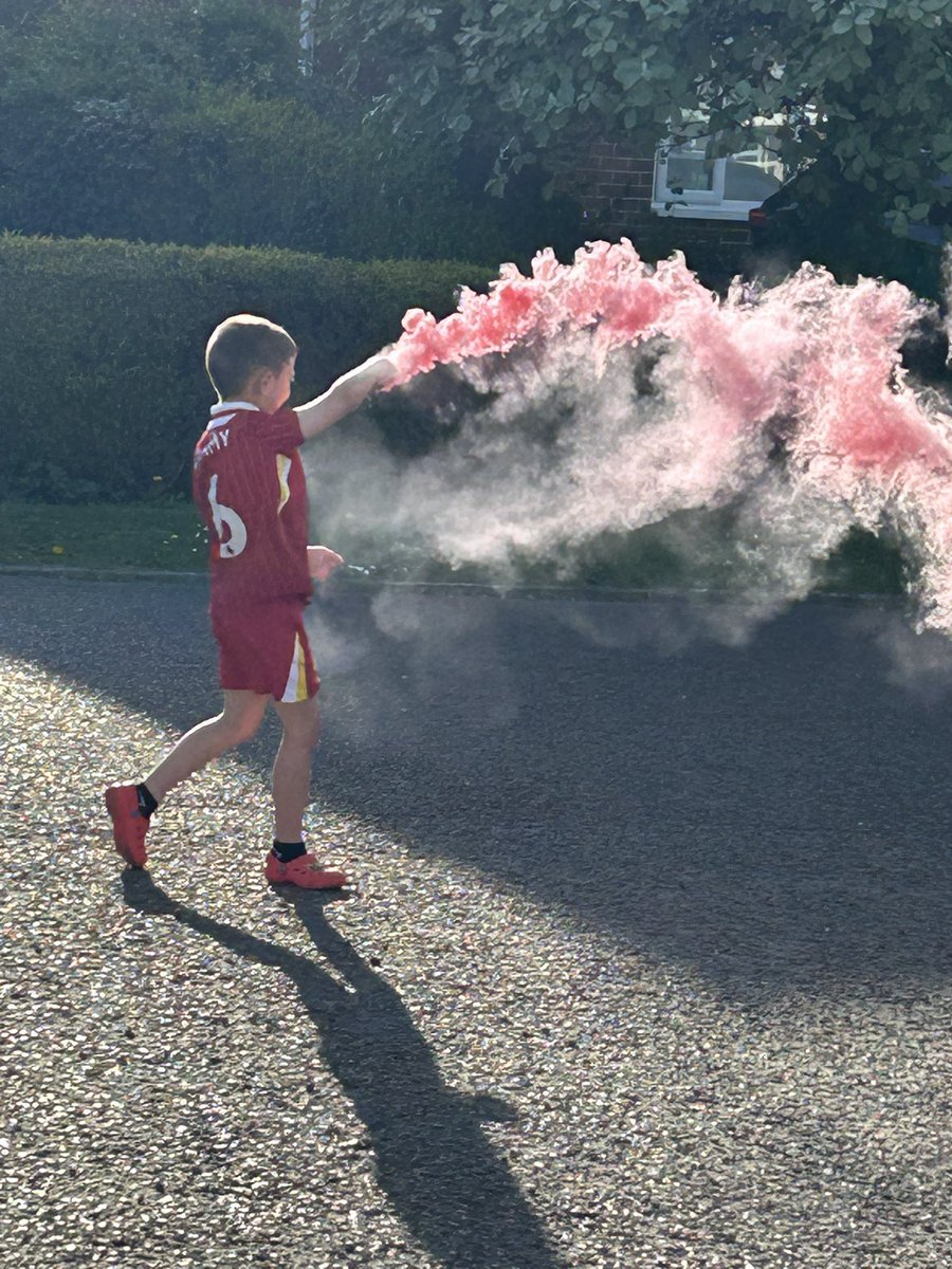 neilGjohns's tweet photo. @justanotherwool Wasn’t in there either or by the ground Sunday but spent the day in ours  with some mates and my lad , wouldn’t have wanted to spend it with anyone else.
The mighty fucking reds https://t.co/BP95eByS6F