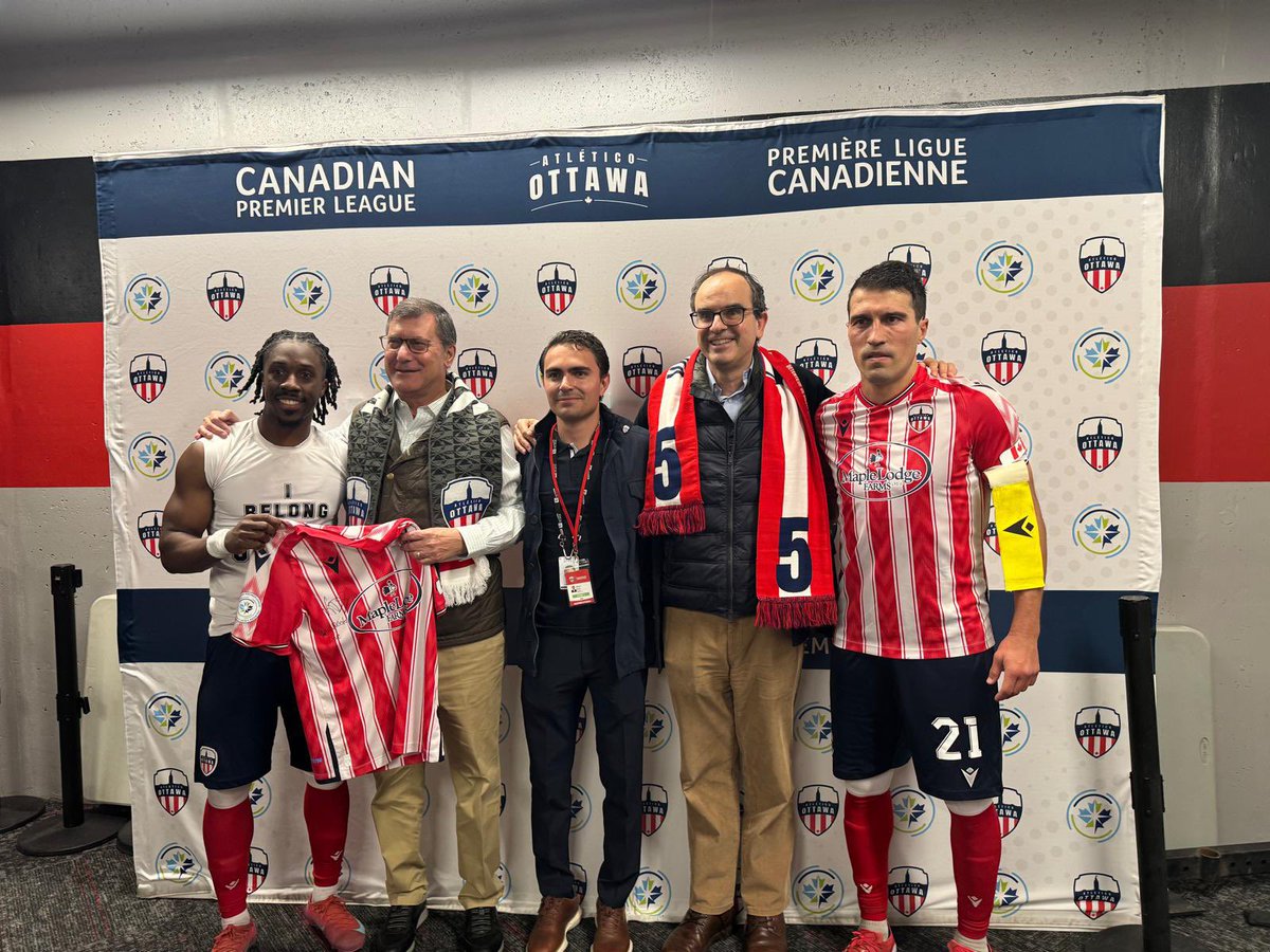🇪🇸 y 🇵🇹 unidos por el fútbol <a href="/atletiOttawa/">Atlético Ottawa</a>. Nuestros Embajadores con #AlbertoZapater, <a href="/Kevin_Santos19/">Kevin Dos Santos</a>  y  Manuel Vega ⚽
🇪🇸 and 🇵🇹 united by football <a href="/atletiOttawa/">Atlético Ottawa</a>. Our ambassadors alongside #AlbertoZapater, <a href="/Kevin_Santos19/">Kevin Dos Santos</a> and Manuel Vega ⚽❤️