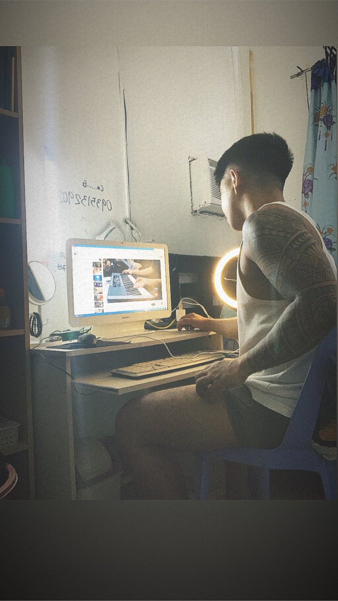 boylabo7inchess's tweet image. Subo moko 😅