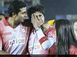 ag_Journalist's tweet photo. OMG: Kuldeep yadav slaps rinku singh   #kuldeepyadav #rinkusingh #KKRvsDC #ipl20225

Do you rember Srishant 

@imkuldeep18 @iamsrk #BreakingBad #BREAKING #JUSTIN #LATEST #thapad #slap https://t.co/VDaQepKVUW