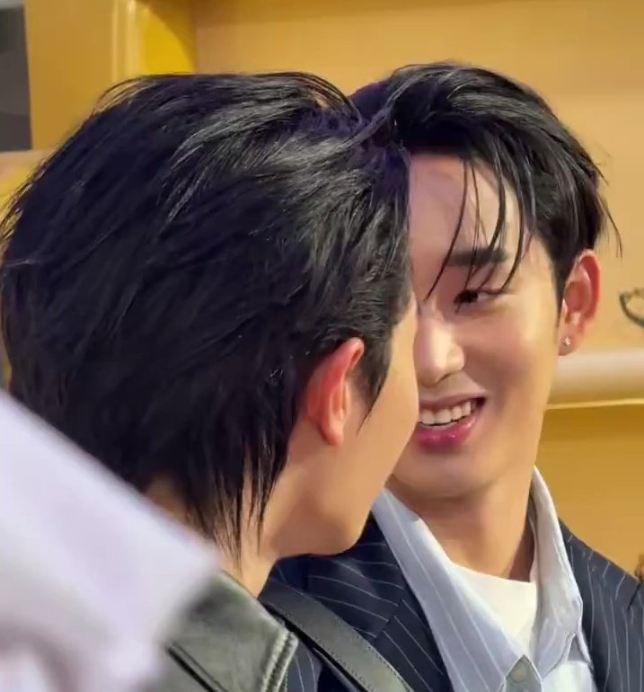 THEY ARE SUCH SO CUTIEEE 😍😎😍
หมั่นเขี้ยว 😭😭😭😭😭😭😭😭 ไอเด้กอ้วนของพี่เอสจริง ๆๆๆ แก้มยืดชะมัด โคตรน่ารัก ㅠㅠ 😭🫵🏻

WILLIAMEST X COACH
#CoachNY
#WilliamEst
#ThunderboltsTHxxSk##الهلال_الاهلي
#LaCasaDeLosFamososCol
#ThunderboltsTHxLove
#apagon
#ThunderboltsTHxLove