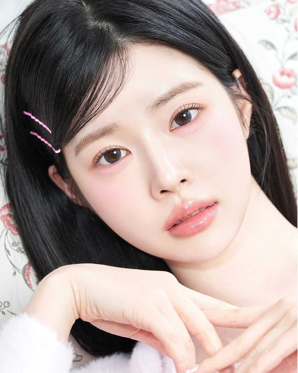 widlens_mkt's tweet photo. 💗𝐒𝐔𝐆𝐀𝐑 𝐒𝐓𝐀𝐑 𝐌𝐈𝐃𝐍𝐈𝐆𝐇𝐓 𝐒𝐈𝐋𝐕𝐄𝐑💗

13.5mm의 그래픽 직경과 콕콕 박혀있는 펄들로
시원하고 또렷한 눈빛을 만들어주는 𝙎𝙐𝙂𝘼𝙍 𝙎𝙏𝘼𝙍˚ ₊ ·̩͙. ᘏ▸◂ᘏ .·̩͙ ₊ ✩ ｡

따뜻해지는 날씨에 눈빛도 화사한 봄처럼🌿

먼슬리 렌즈 슈가스타를 확인해 보세요🍭 https://t.co/tfwrJP5IBZ