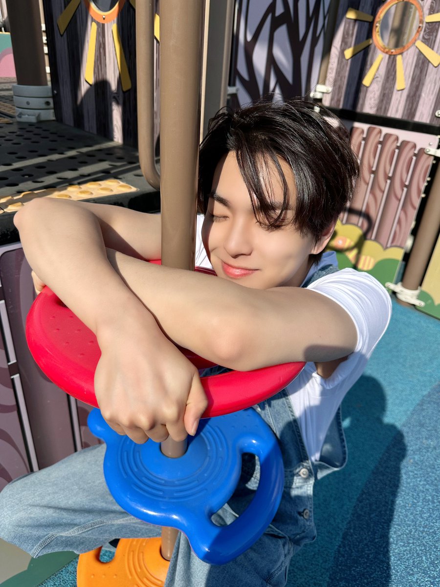 GHOST9OFFICIAL's tweet photo. [📸]

💌 
└  강성은 못말려 💖

#GHOST9 #고스트나인
#LEEKANGSUNG #이강성
#HappyChildrensDay #어린이날 https://t.co/UjVxBo0VLa