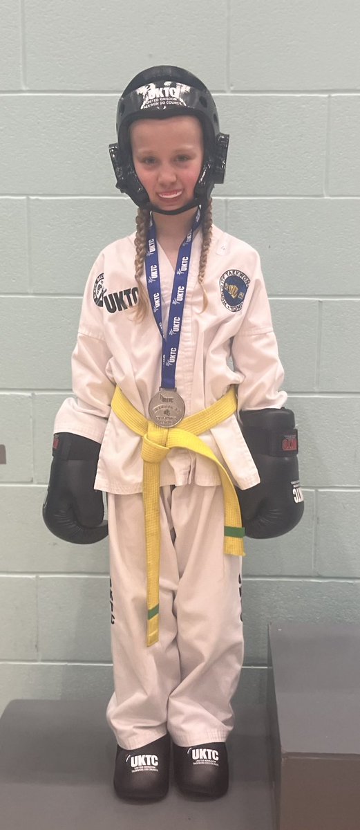 Louy74Tracy's tweet photo. Proud of my girl; 🥈 silver medals for both sparring 🥊 and technical patterns at the English Championships ❤️@mrsjkirkhope and @MissTHurst https://t.co/RxrHdSFkD5