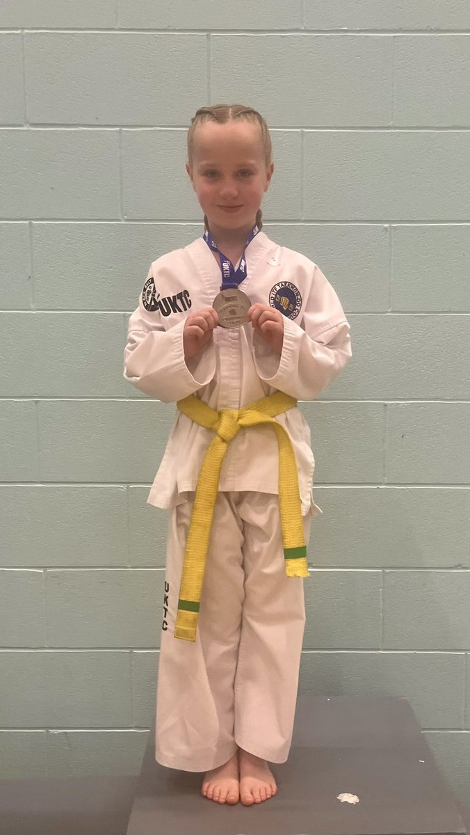 Louy74Tracy's tweet photo. Proud of my girl; 🥈 silver medals for both sparring 🥊 and technical patterns at the English Championships ❤️@mrsjkirkhope and @MissTHurst https://t.co/RxrHdSFkD5