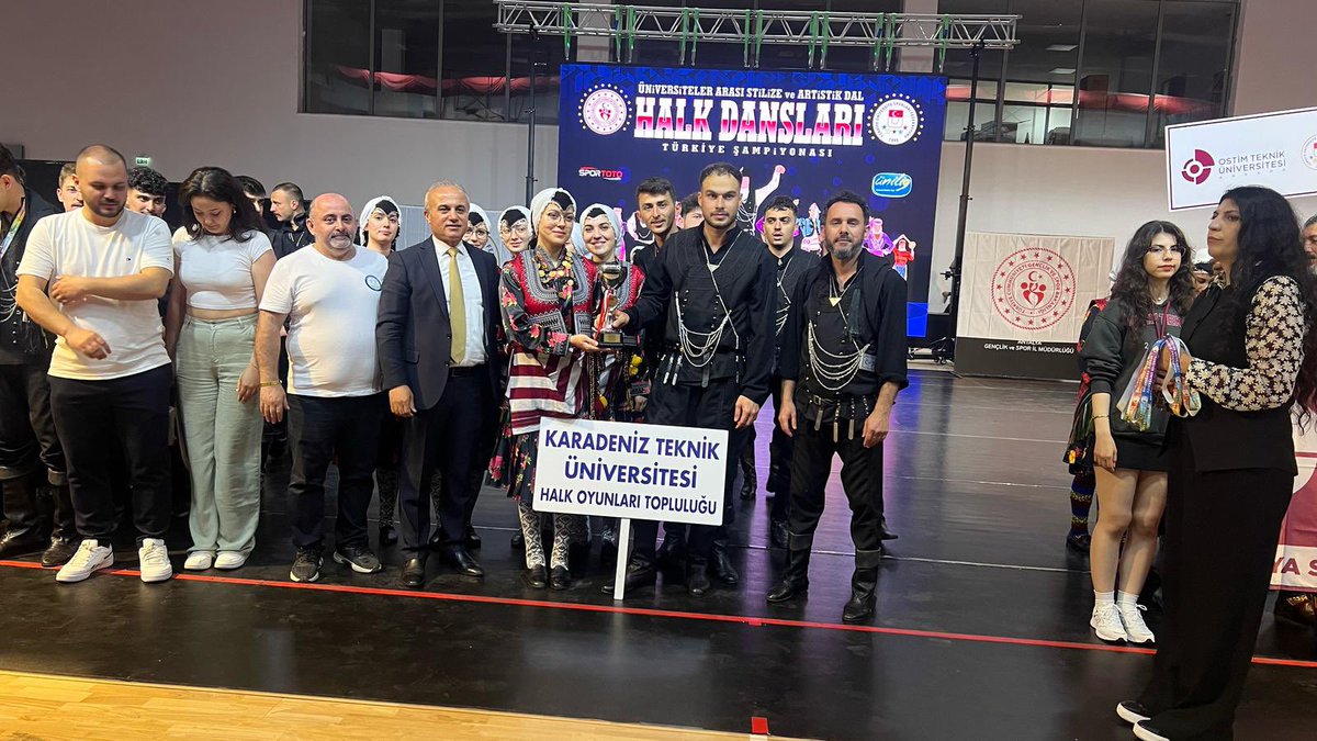 SANATCl's tweet photo. Türkiye Üniversiteler Arası Halk Dansları Yarışması’nda Horon dalında elde edilen *Türkiye ikinciliği* bizleri gururlandırdı!
@tcktu1955 💙👏 https://t.co/tEdmAt9ZSJ