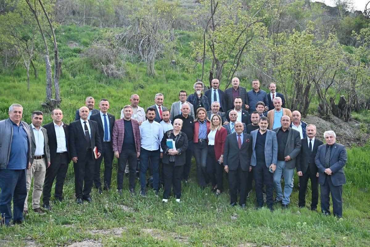 Mahallelerimizin sesi Kıymetli Muhtarlarımızla bir araya geldik.

Hep birlikte Mamak’ımız için çalışmaya, üretmeye devam ediyoruz.
#mamakiçincanlabaşla